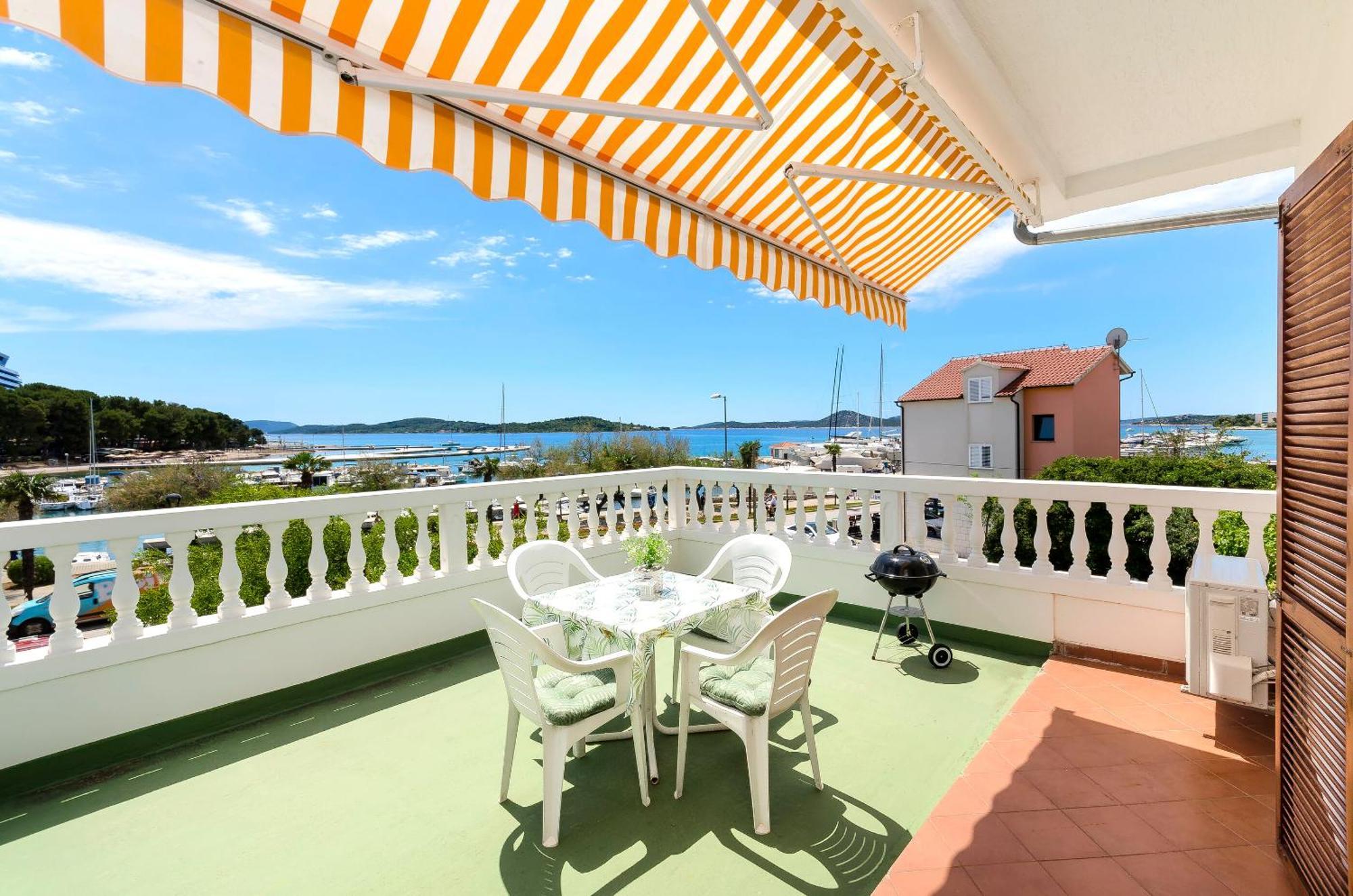Apartment And Rooms Artina Vodice Zewnętrze zdjęcie