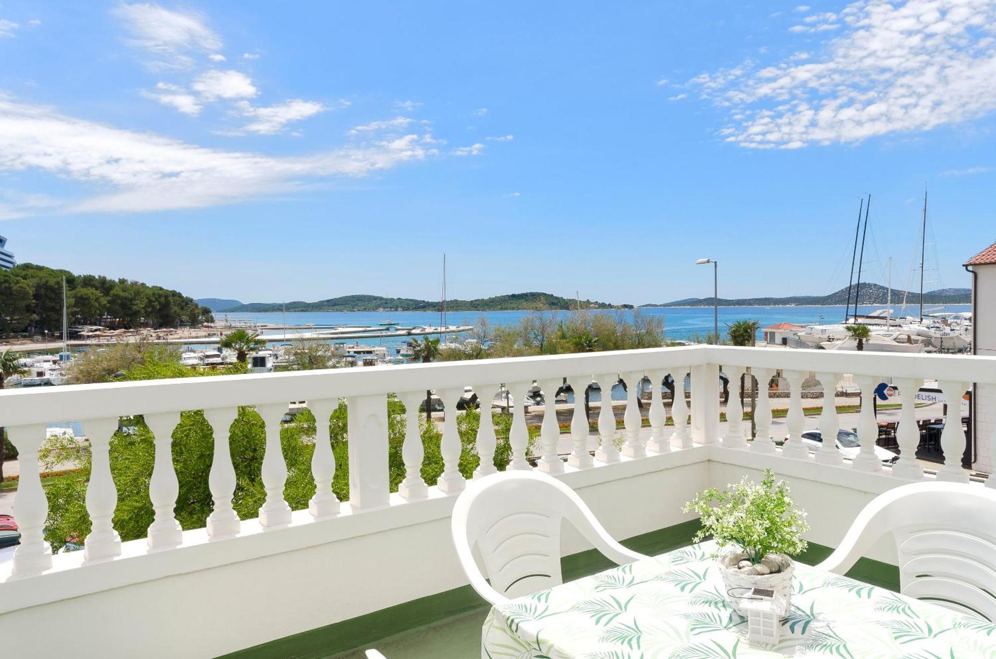 Apartment And Rooms Artina Vodice Zewnętrze zdjęcie