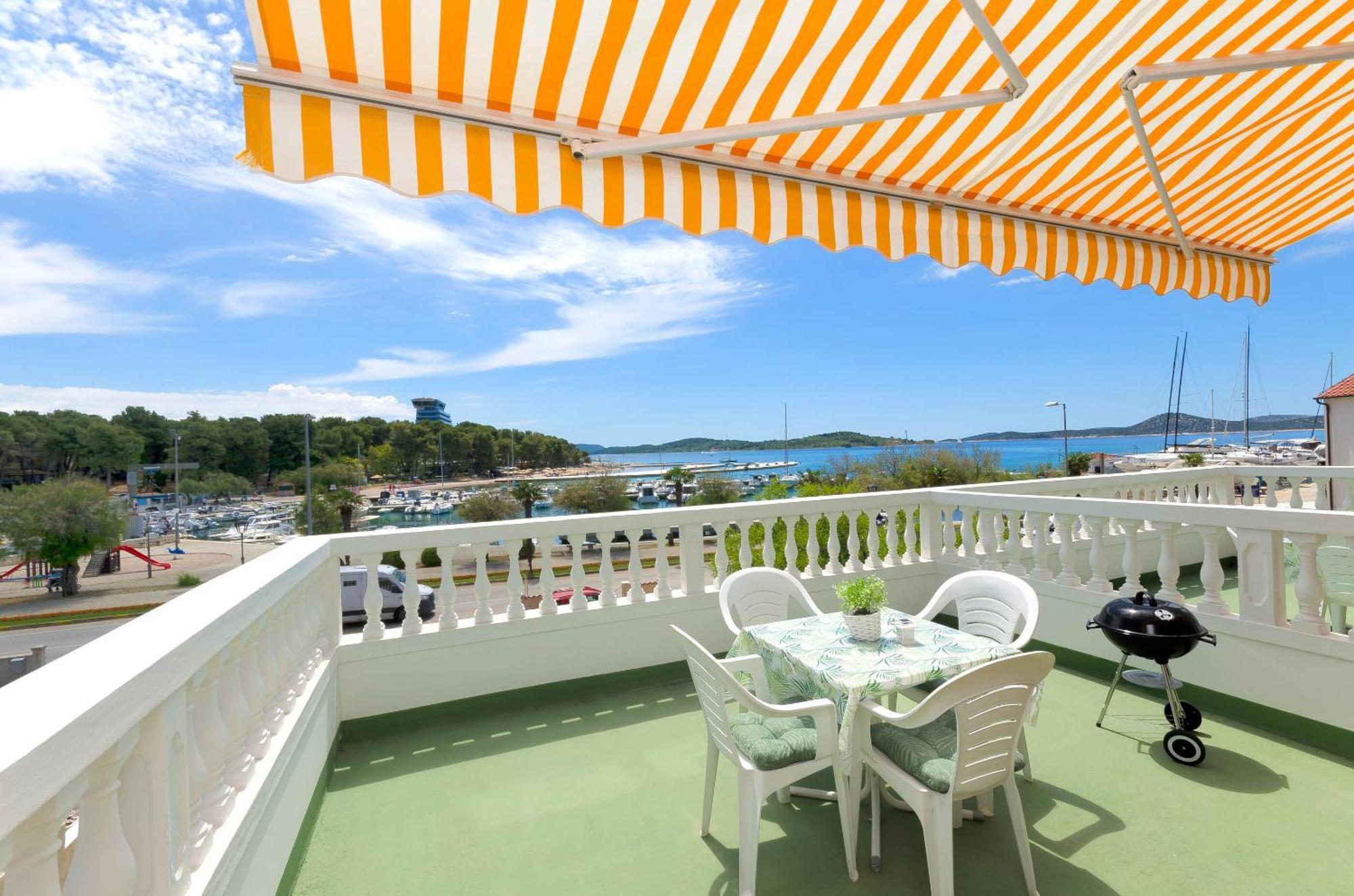 Apartment And Rooms Artina Vodice Zewnętrze zdjęcie