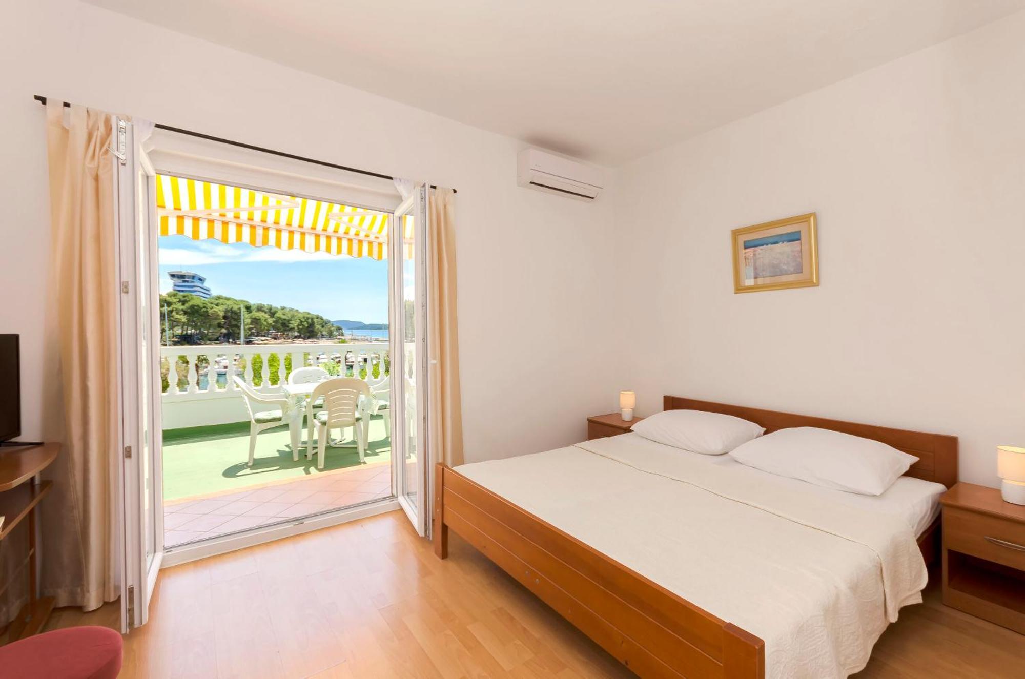 Apartment And Rooms Artina Vodice Zewnętrze zdjęcie