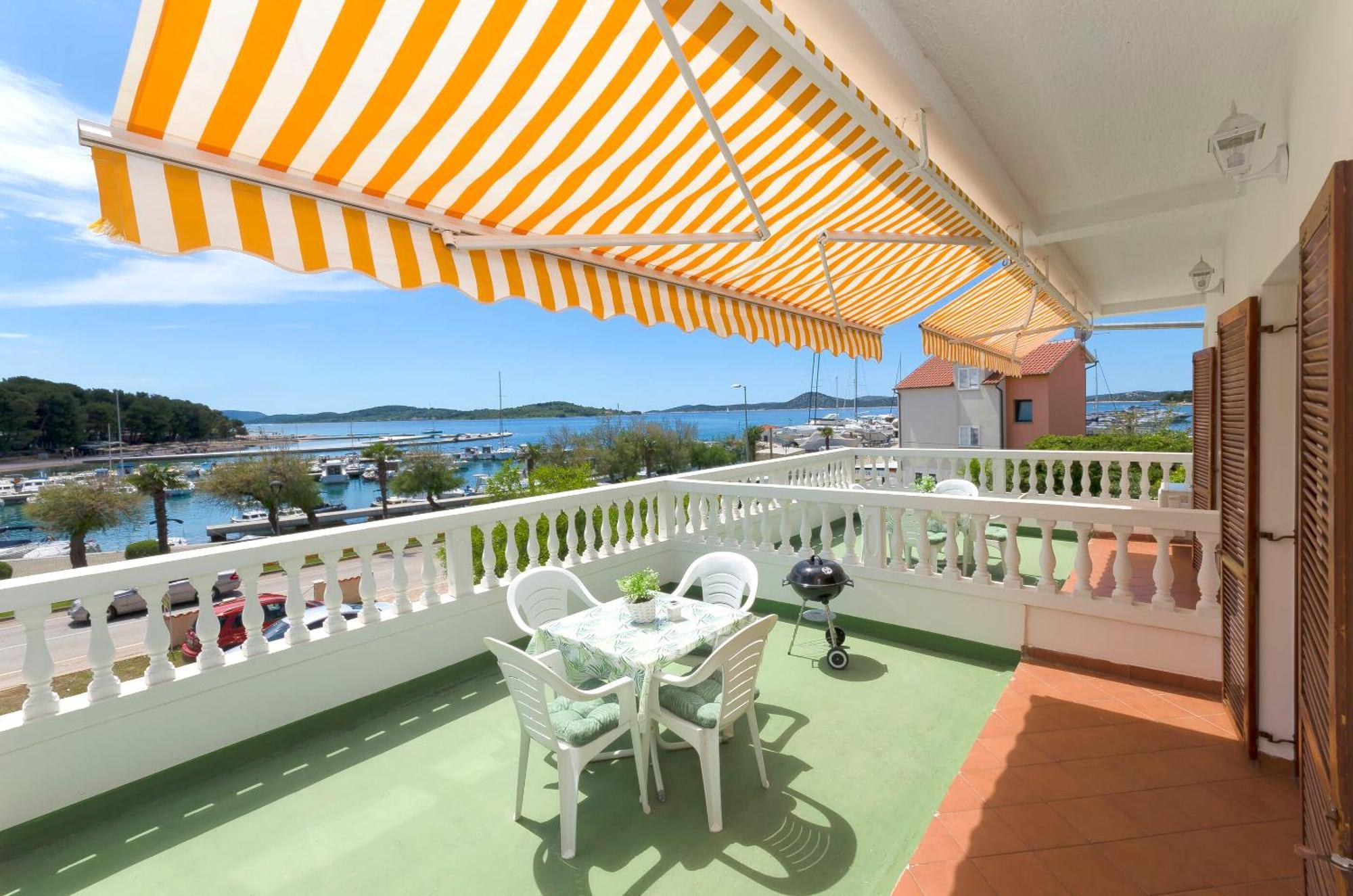 Apartment And Rooms Artina Vodice Zewnętrze zdjęcie
